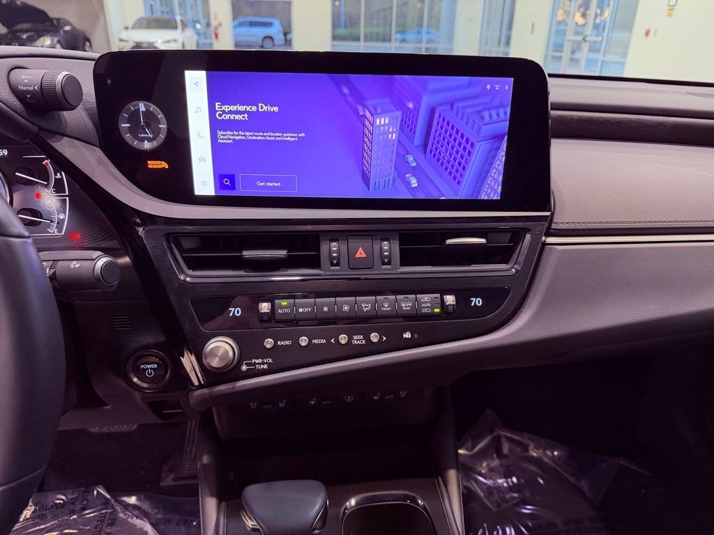 Used 2024 Lexus ES 300h w/ Luxury Package image 25