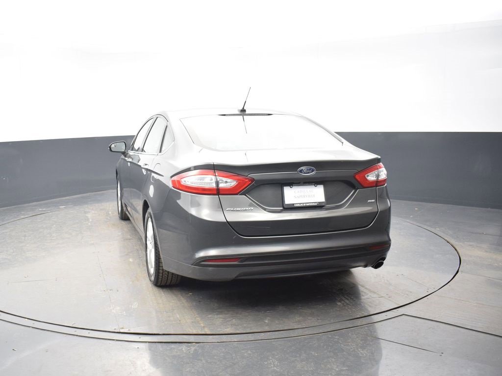 Used 2016 Ford Fusion SE image 5