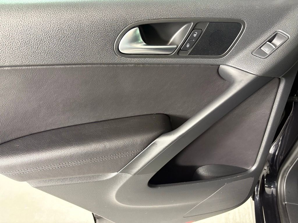 Used 2017 Volkswagen Tiguan Wolfsburg Edition image 32