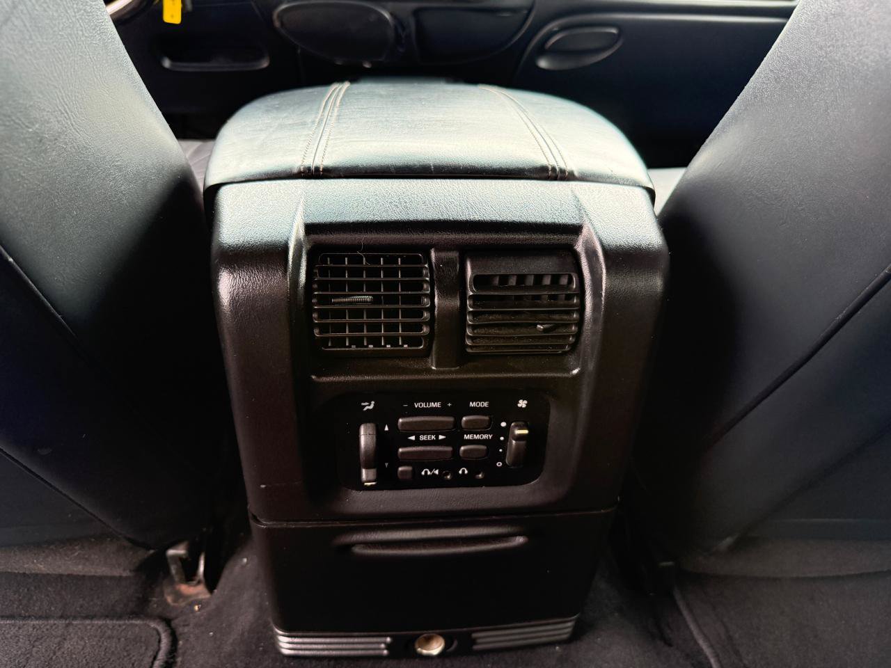 Used 2002 Lincoln Blackwood RWD image 16