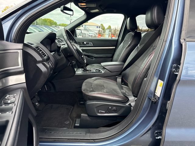 Used 2018 Ford Explorer XLT w/ Equipment Group 202A FWD image 15