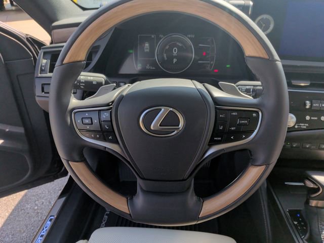 Used 2024 Lexus ES 300h Ultra Luxury w/ Accessory Package (Z2) FWD image 44