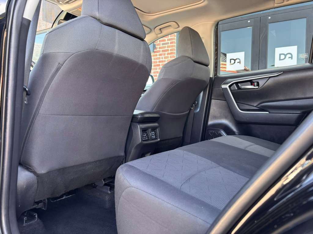 Used 2021 Toyota RAV4 XLE image 20