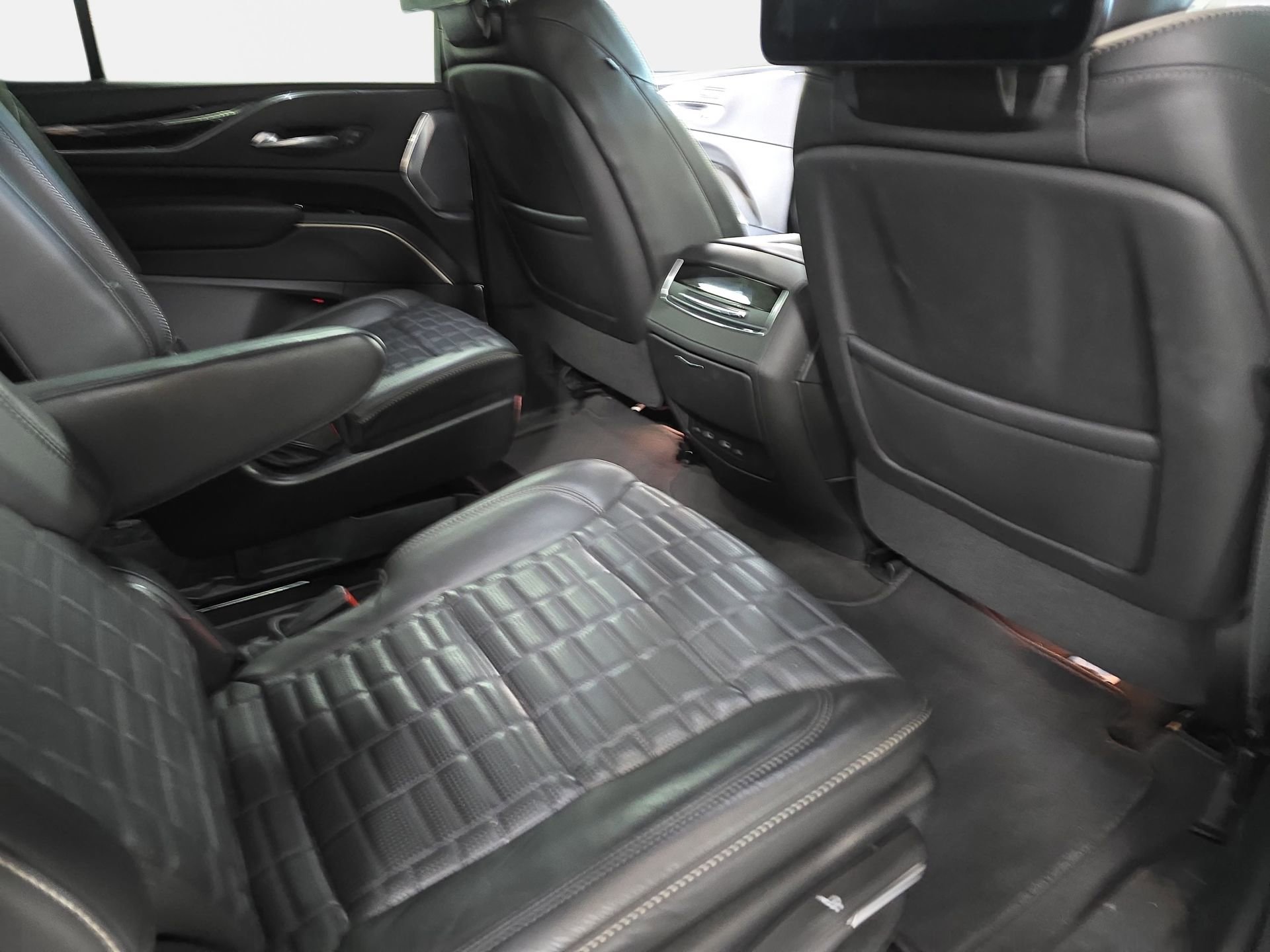 Used 2023 Cadillac Escalade V AWD/4WD image 11