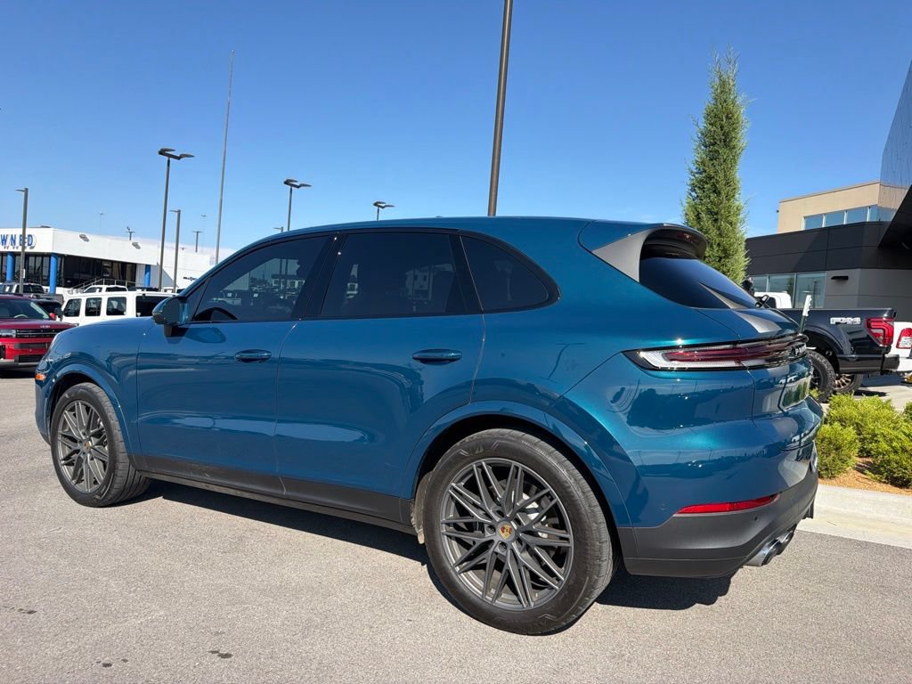 Used 2024 Porsche Cayenne AWD/4WD image 5