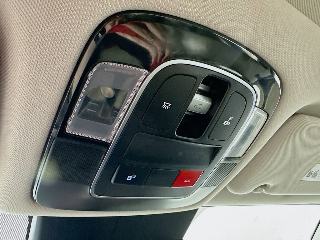 Used 2024 Hyundai Sonata SEL w/ Convenience Package image 32