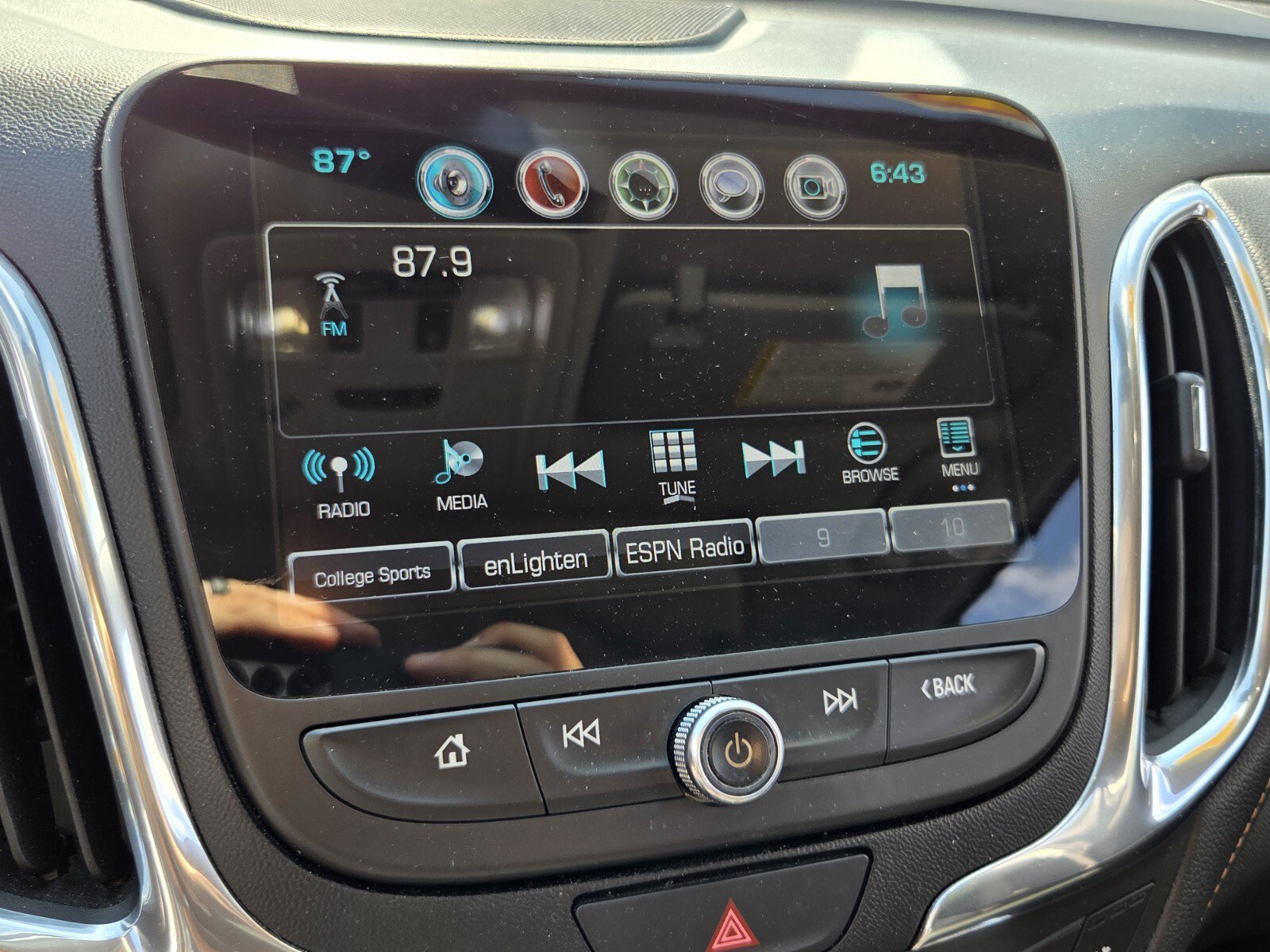 Certified 2018 Chevrolet Equinox Premier FWD image 27