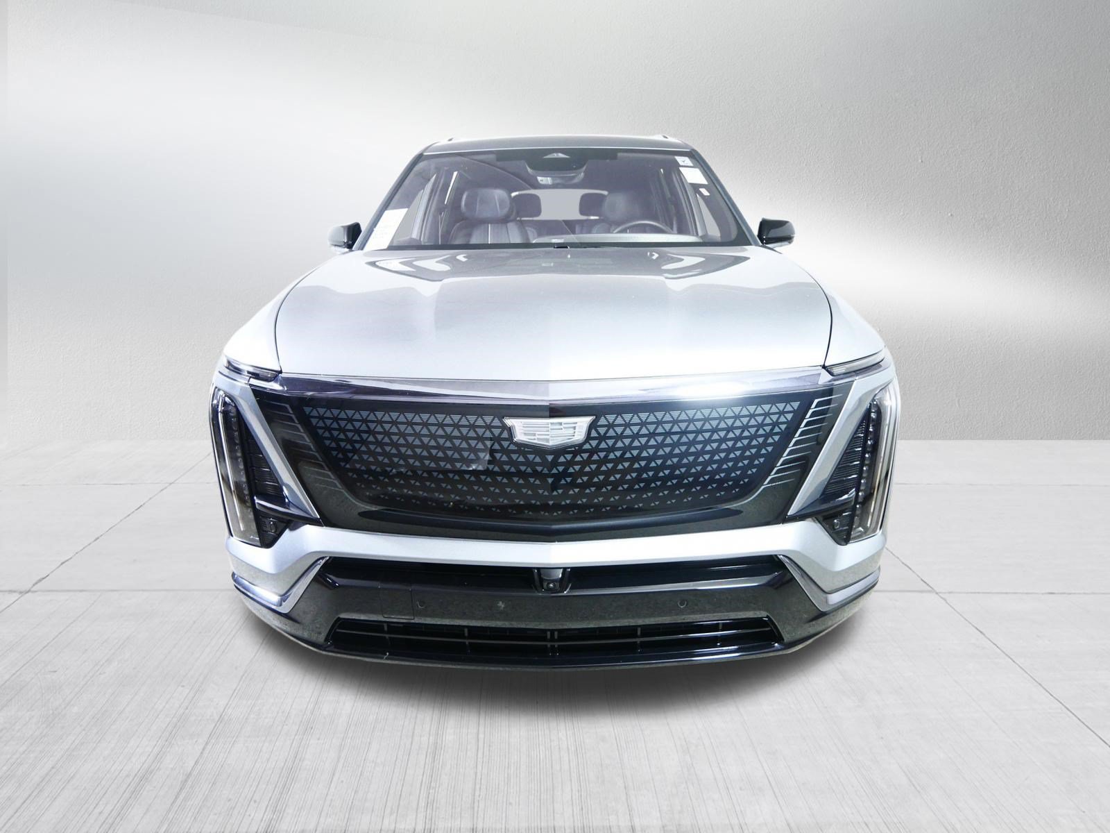 Used 2026 Cadillac Vistiq Sport w/ LPO, Floor Liner Package AWD/4WD image 2