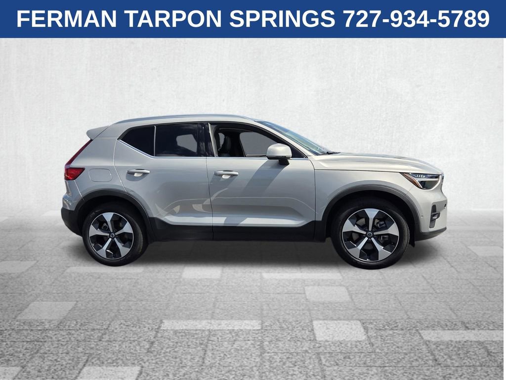 Certified 2025 Volvo XC40 B5 Plus image 10