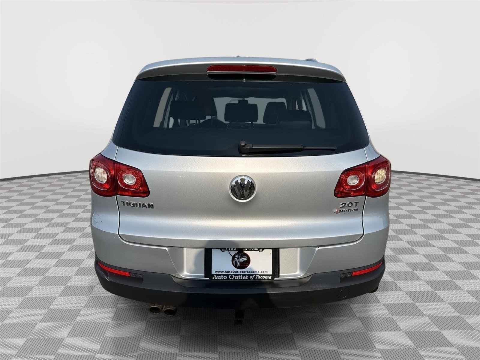 Used 2011 Volkswagen Tiguan SE image 10