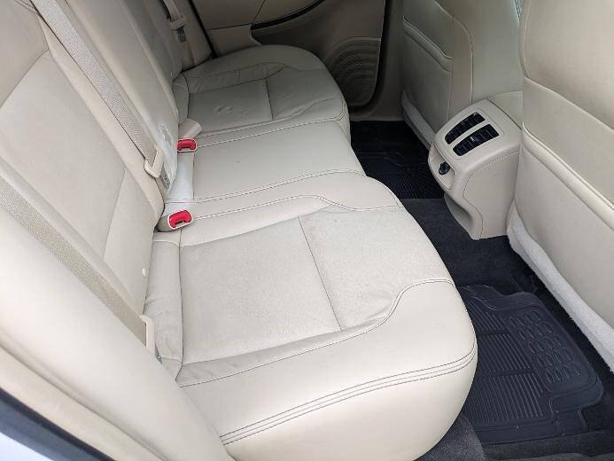 Used 2014 Ford Taurus SEL FWD image 14