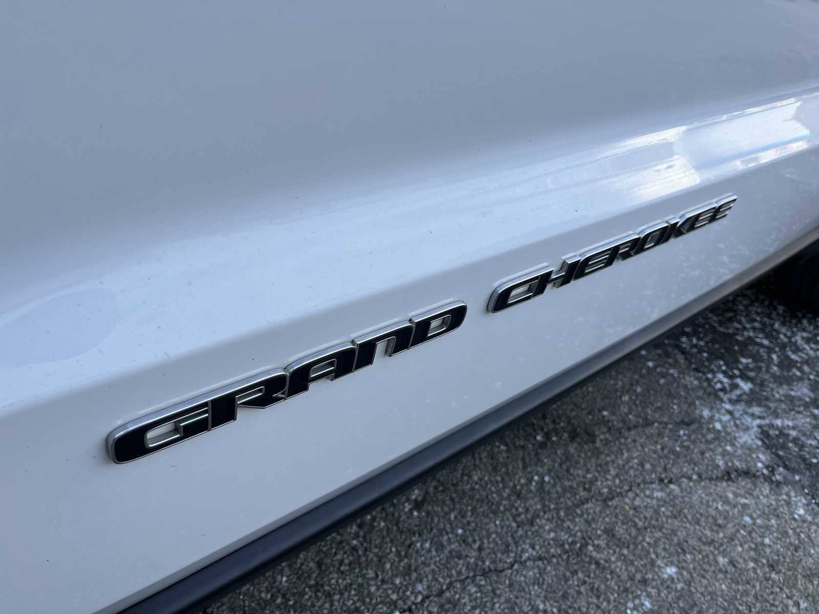 Used 2020 Jeep Grand Cherokee Laredo image 29