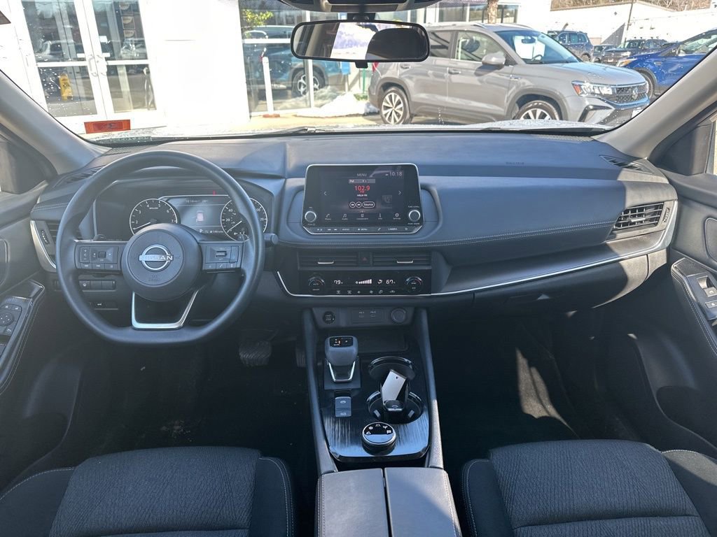 Used 2024 Nissan Rogue SV image 18