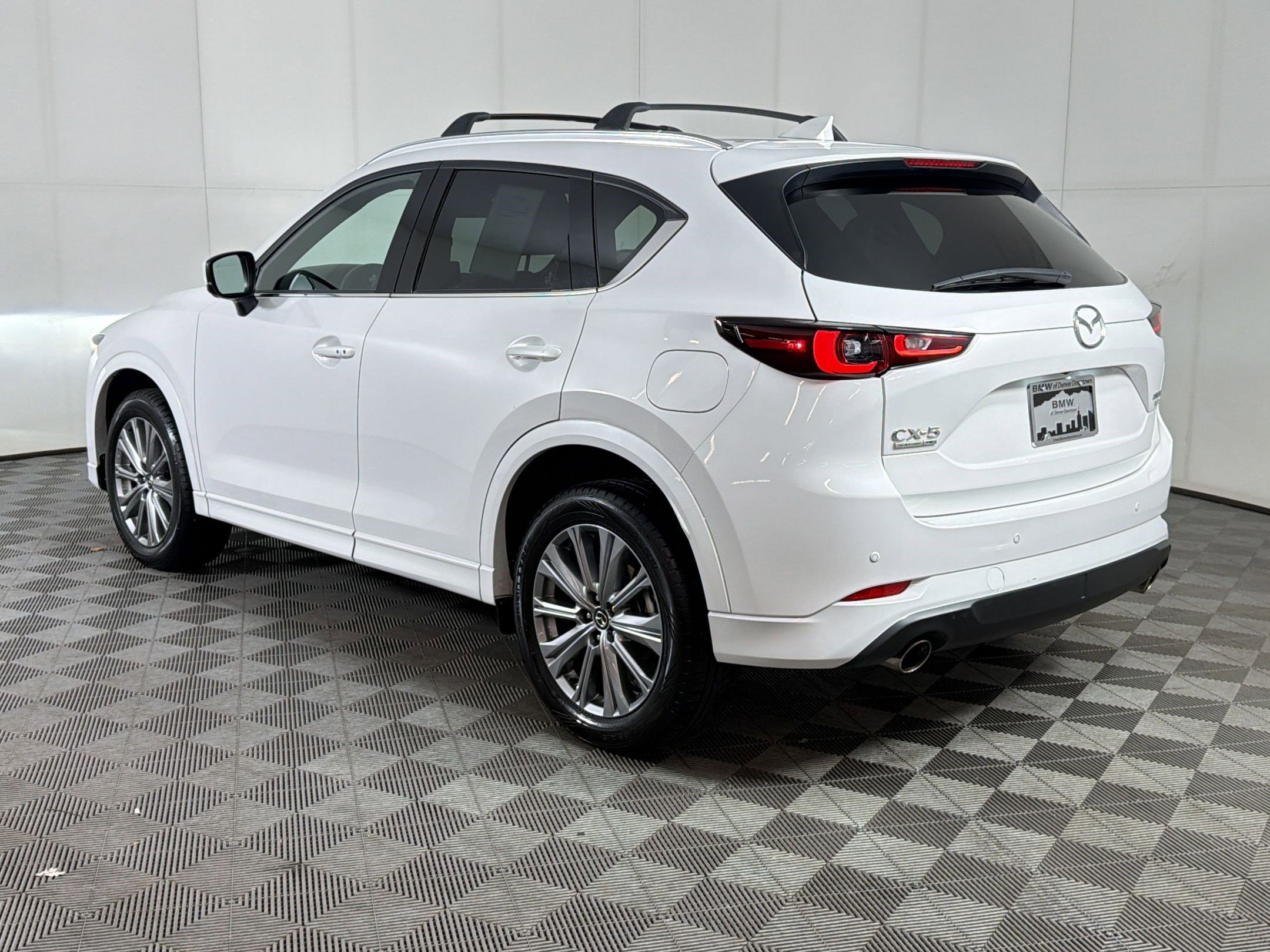 Used 2023 MAZDA CX-5 Signature image 3