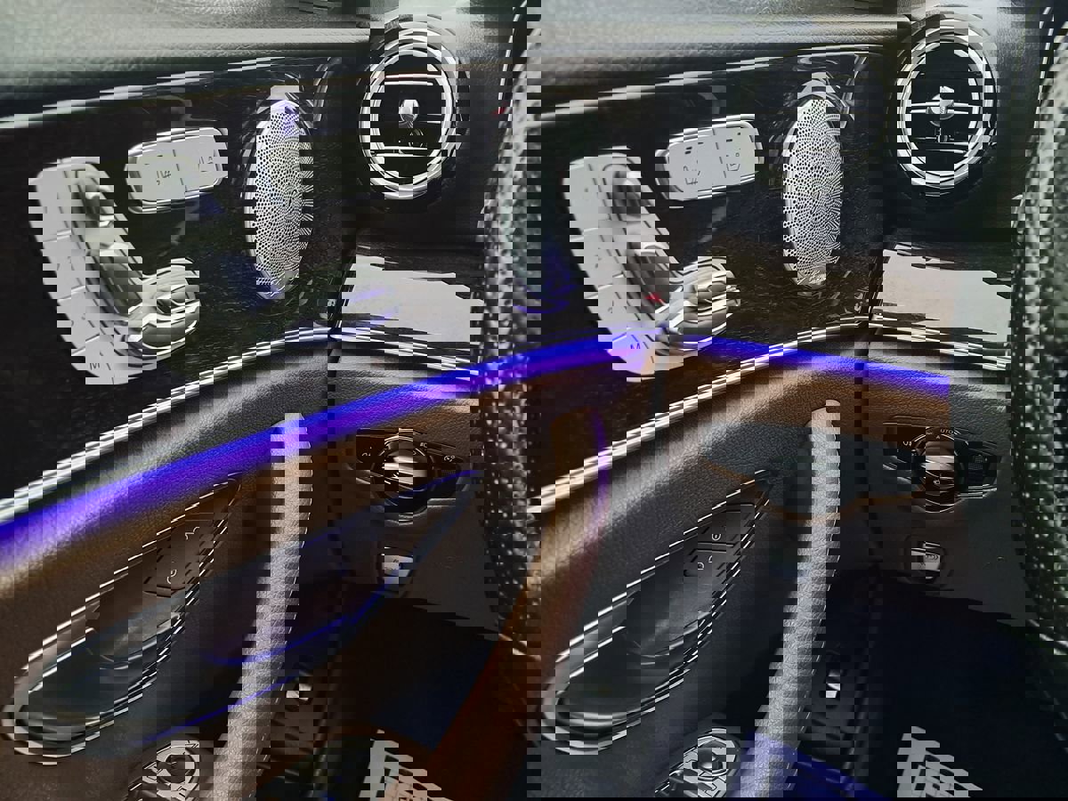 Used 2018 Mercedes-Benz E 400 4MATIC Sedan image 13