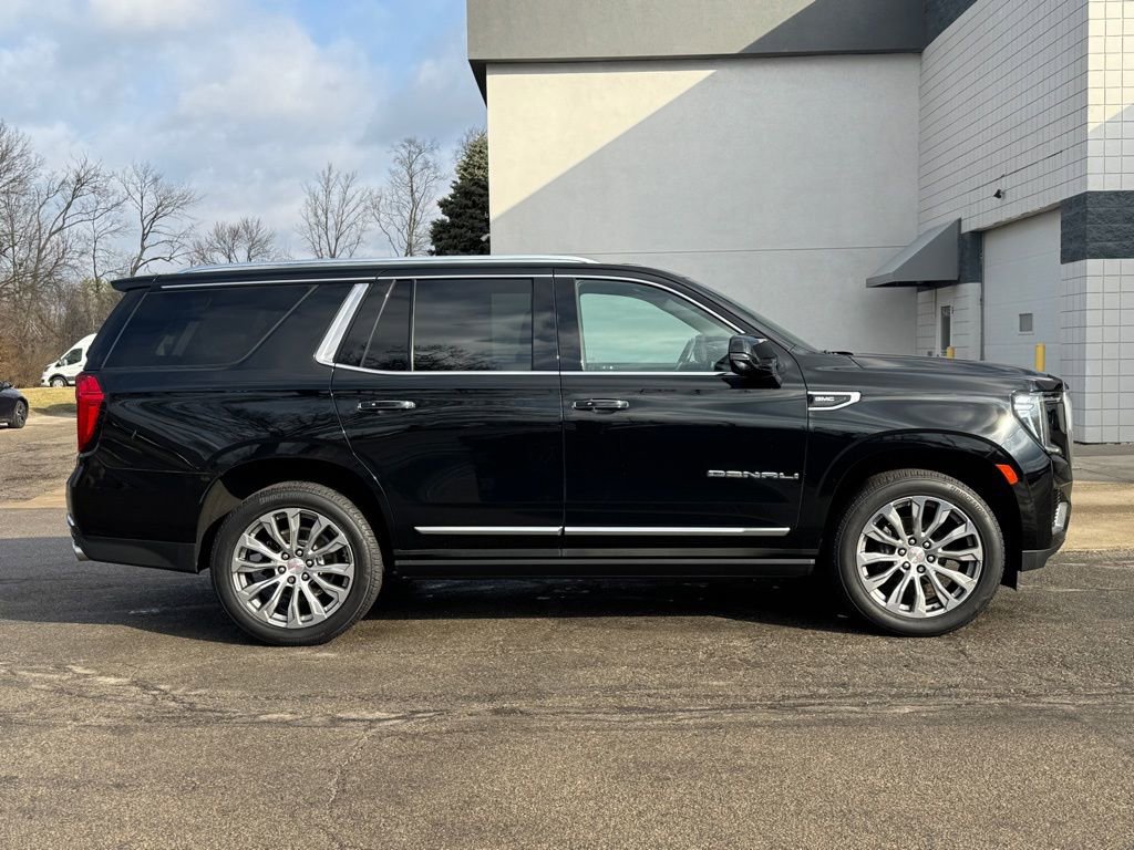 Used 2021 GMC Yukon Denali w/ Denali Premium Package AWD/4WD image 2