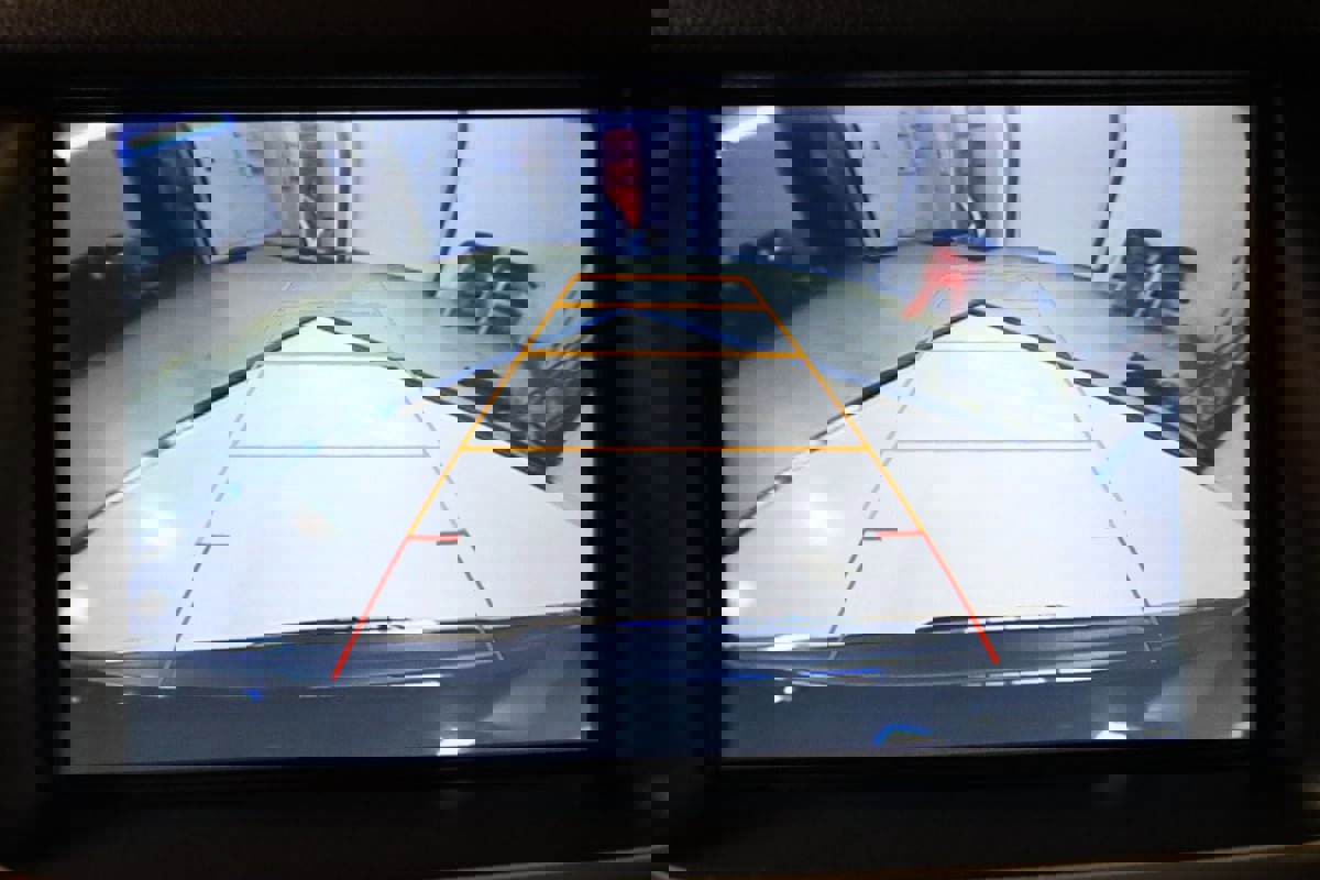 Used 2017 GMC Yukon Denali w/ Open Road Package image 20