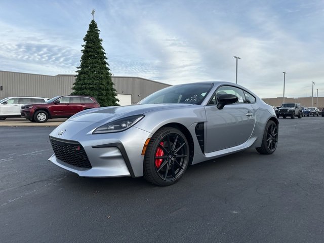 New 2025 Toyota GR86 Base image 3