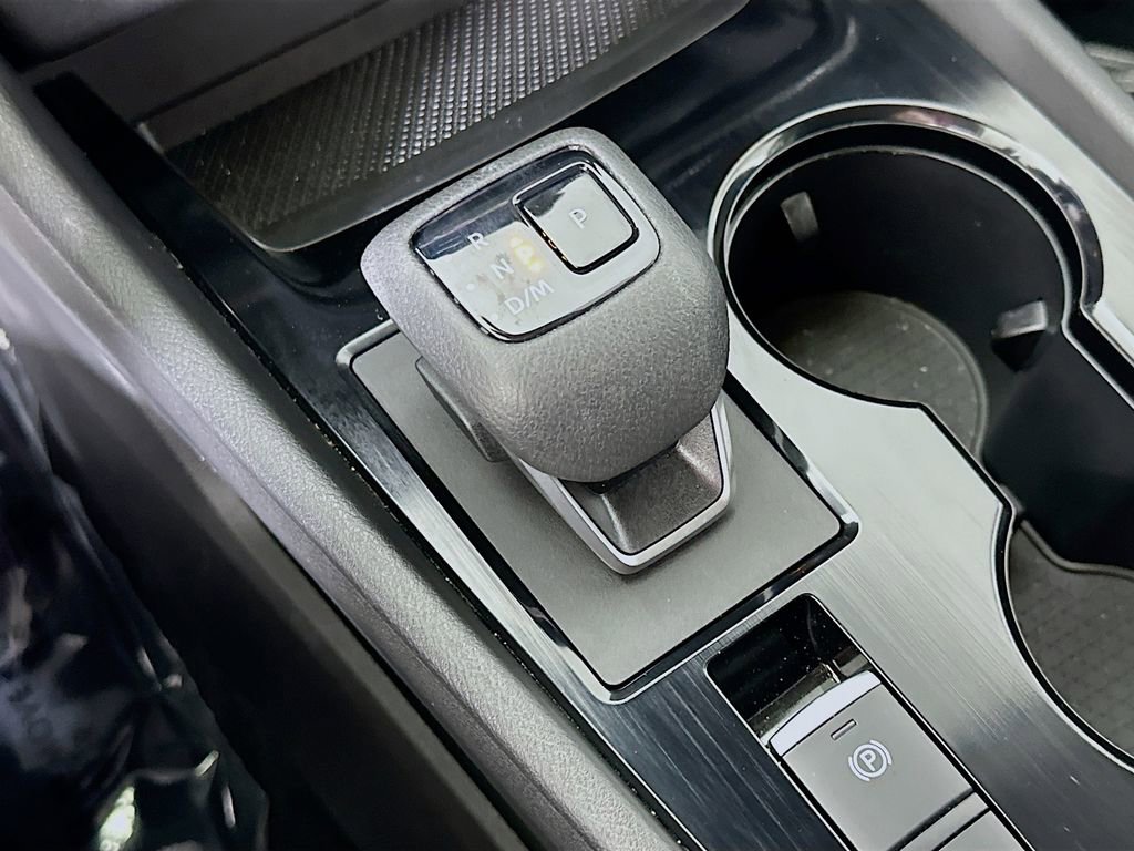 Used 2024 Nissan Rogue SV image 31