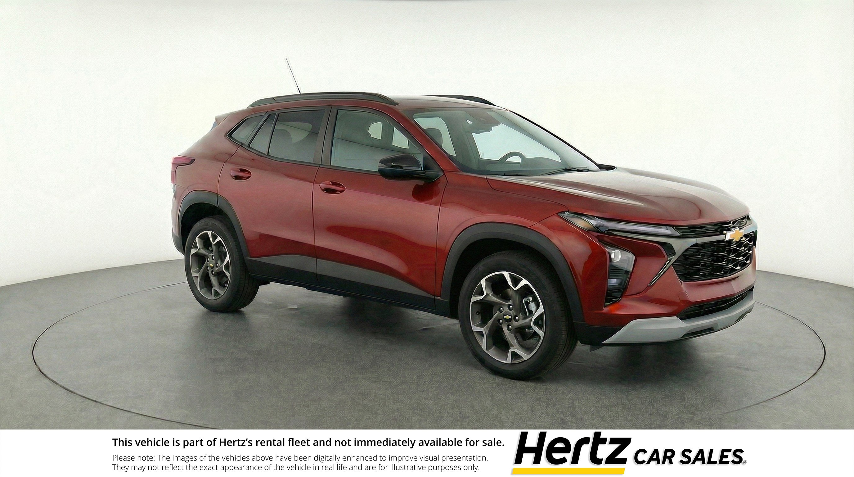 Used 2025 Chevrolet Trax LT FWD image 1