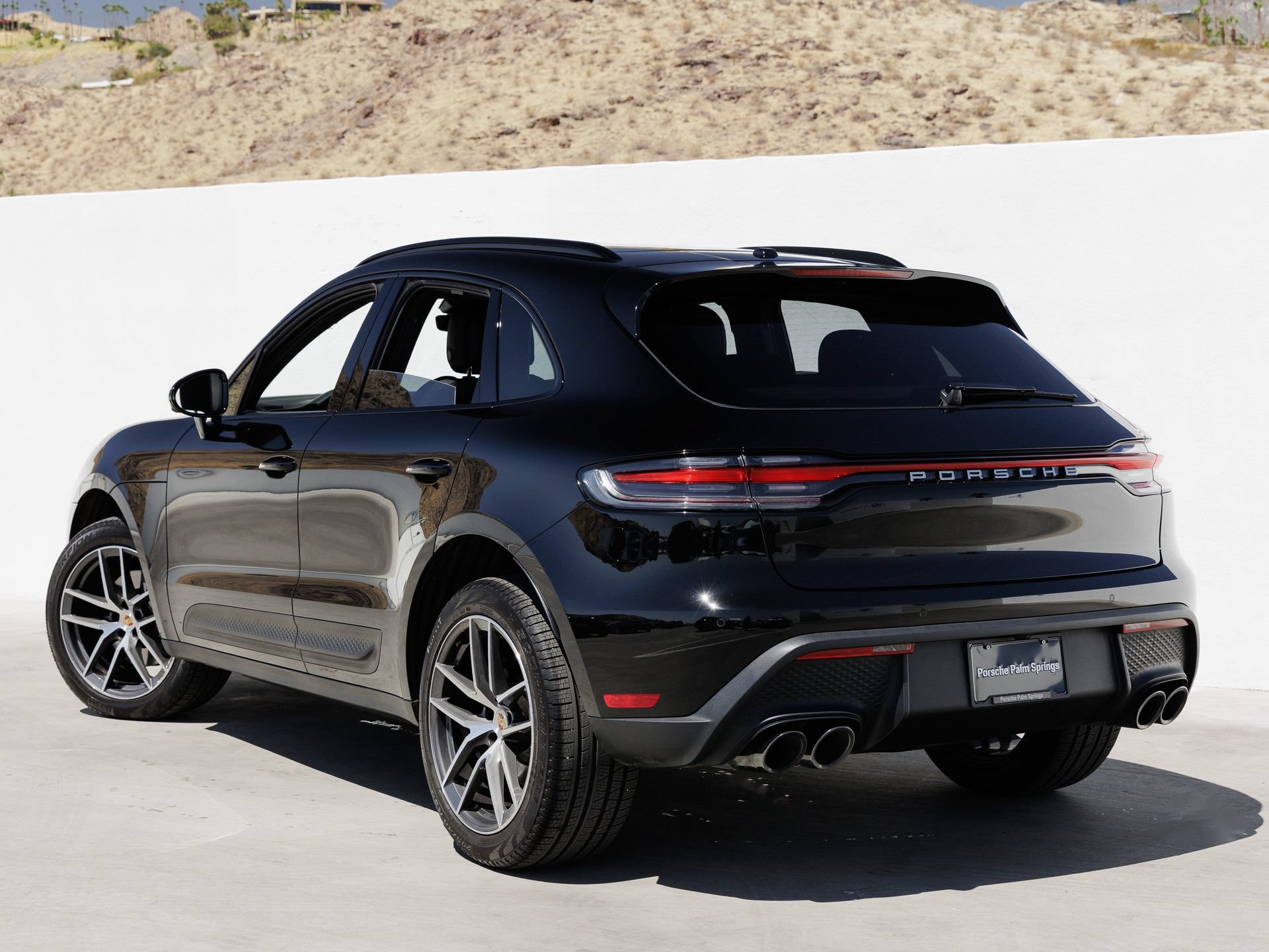 Certified 2026 Porsche Macan AWD/4WD image 3