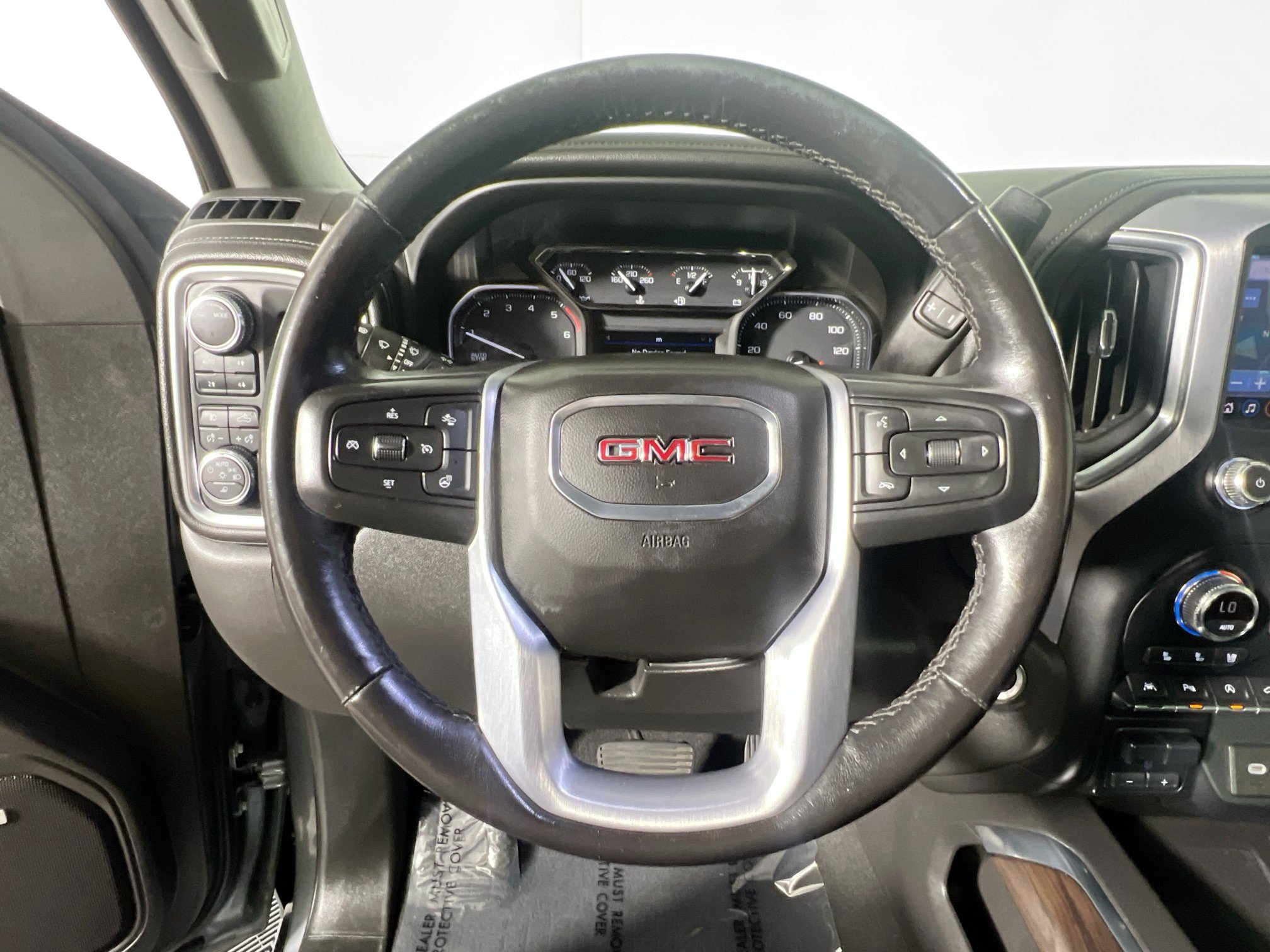 Used 2022 GMC Sierra 1500 SLT w/ SLT Premium Plus Package AWD/4WD image 18