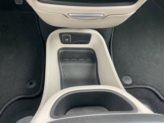Used 2024 Chrysler Pacifica Touring-L image 21