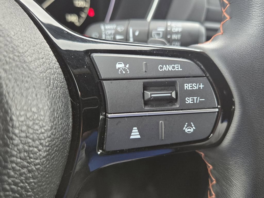 Certified 2025 Honda Pilot Sport image 25