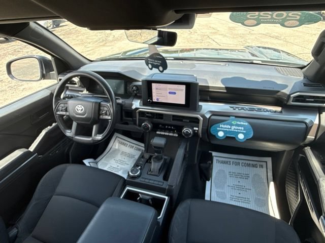 Used 2025 Toyota Tacoma SR5 AWD/4WD image 35