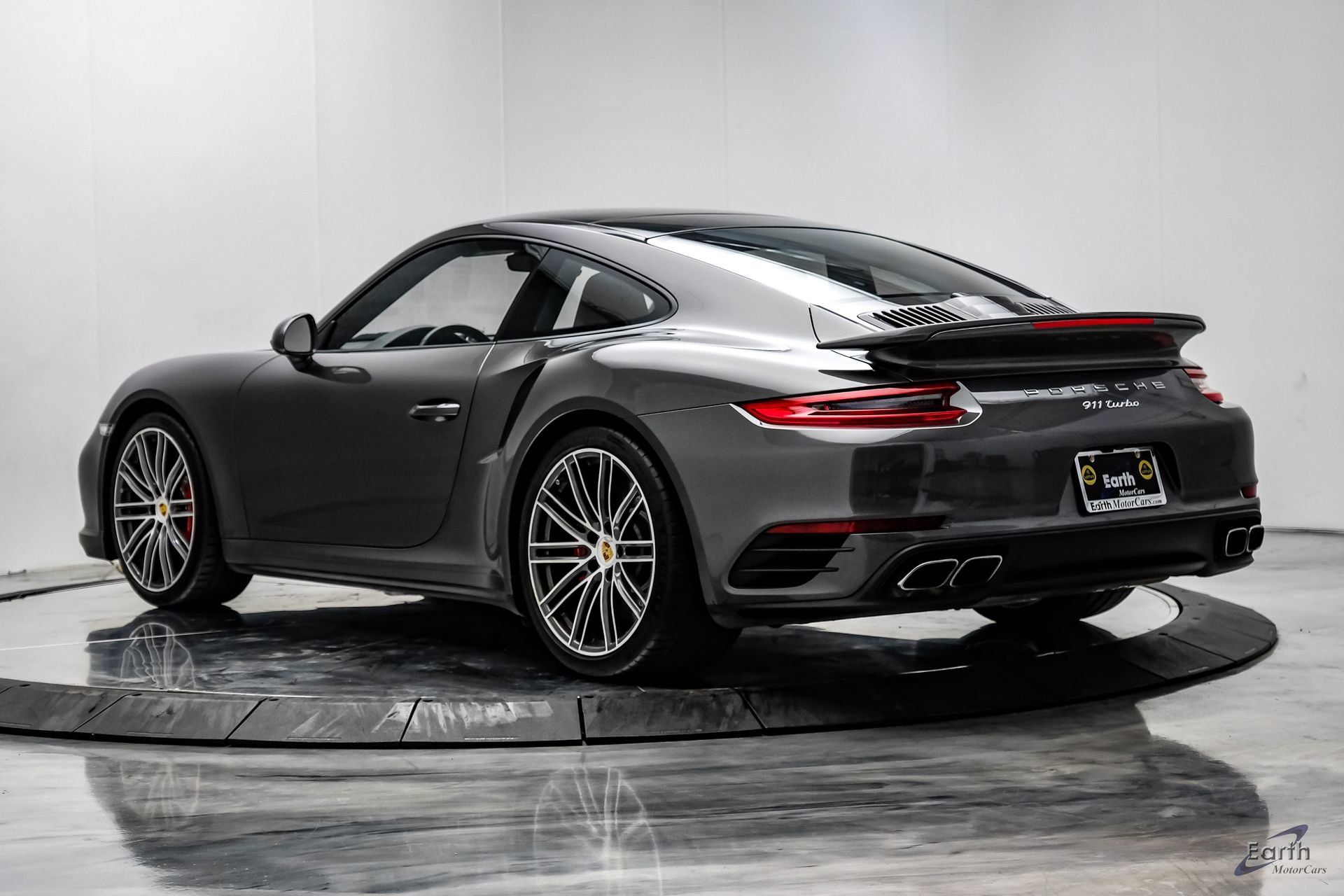 Used 2017 Porsche 911 Turbo image 10