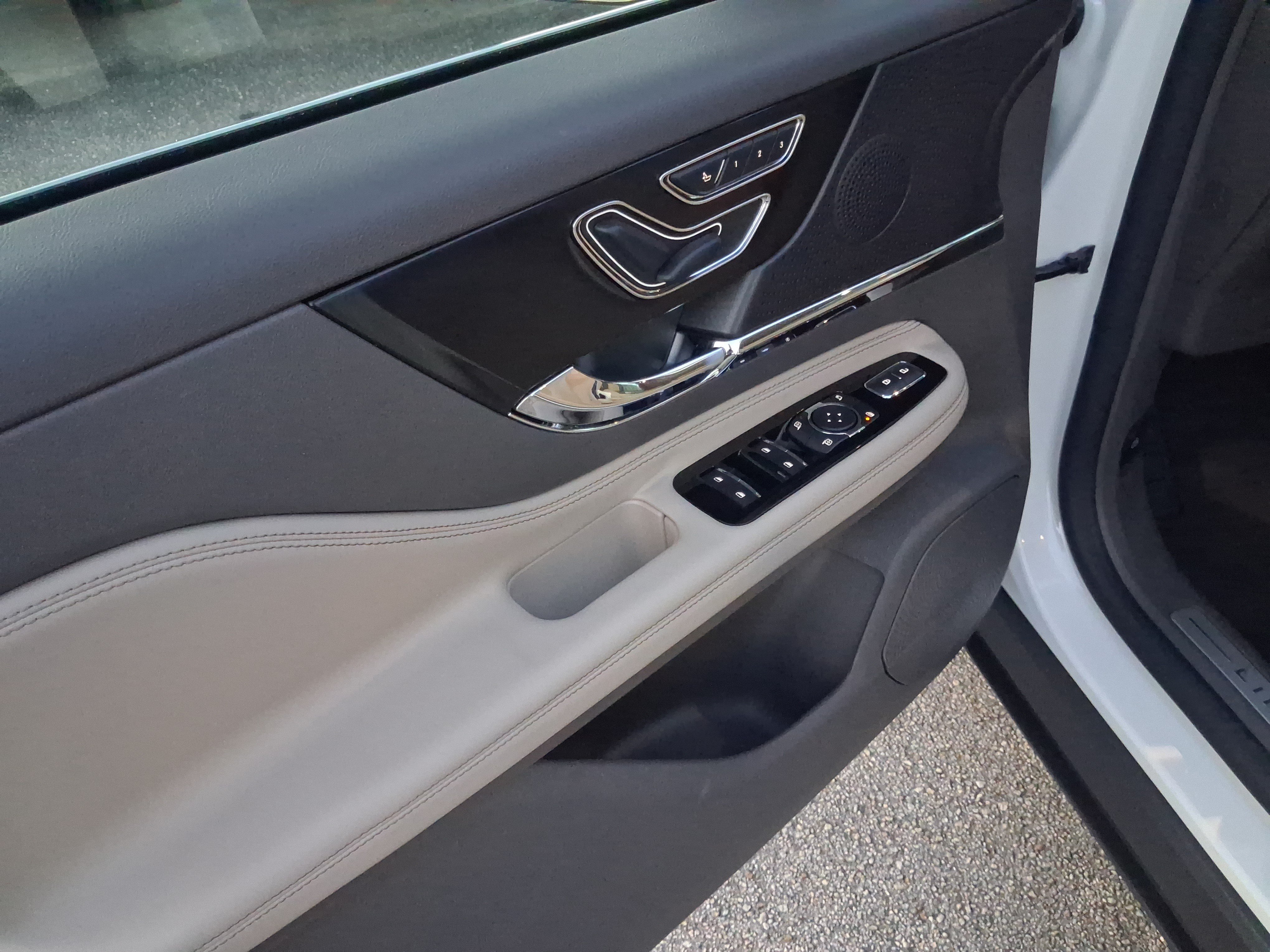 Certified 2024 Lincoln Corsair FWD image 13