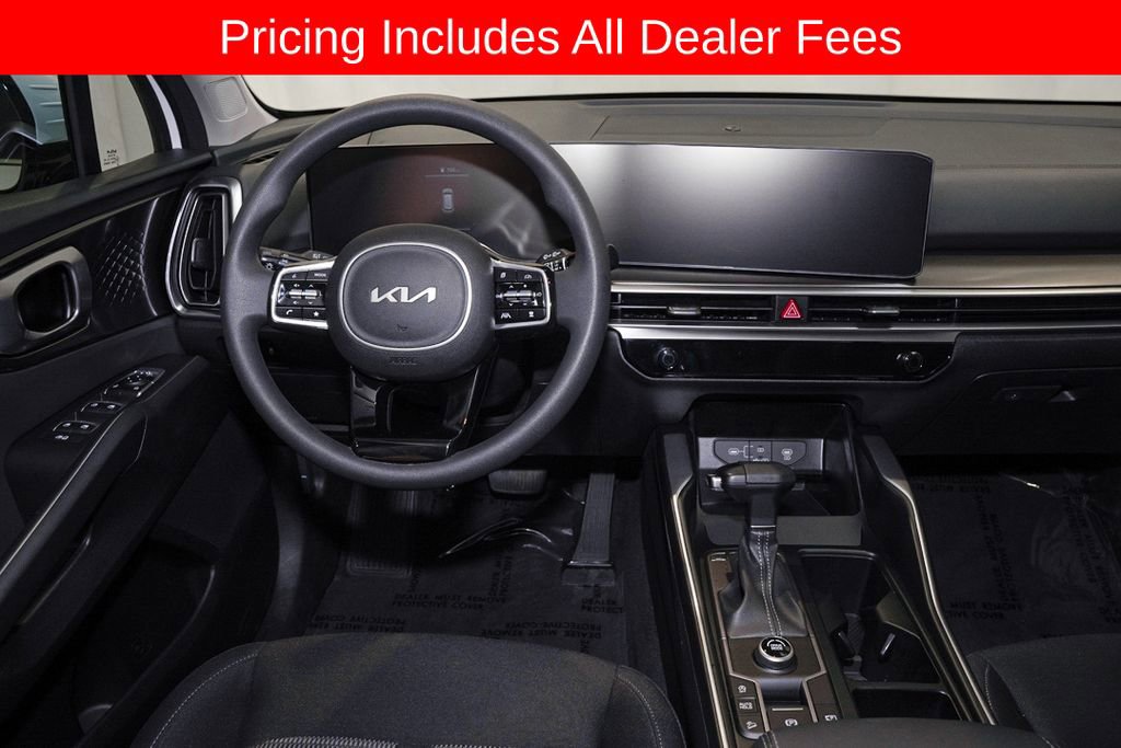 Certified 2025 Kia Sorento LX FWD image 6
