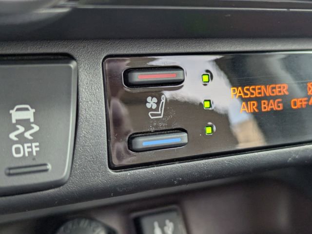 Used 2019 Toyota RAV4 Limited w/ Cold Weather Package image 25