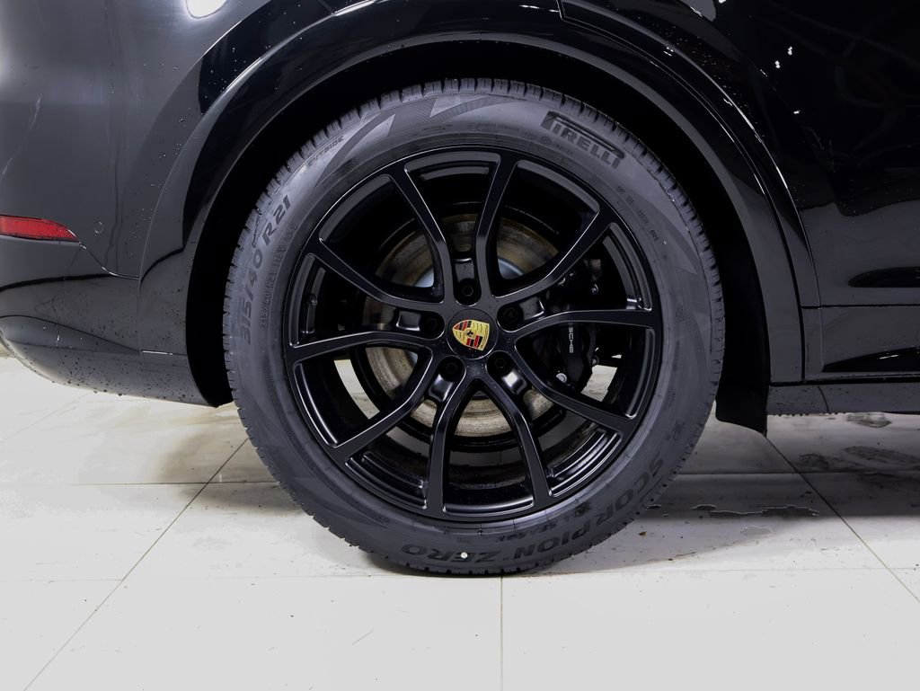 New 2026 Porsche Cayenne GTS image 26