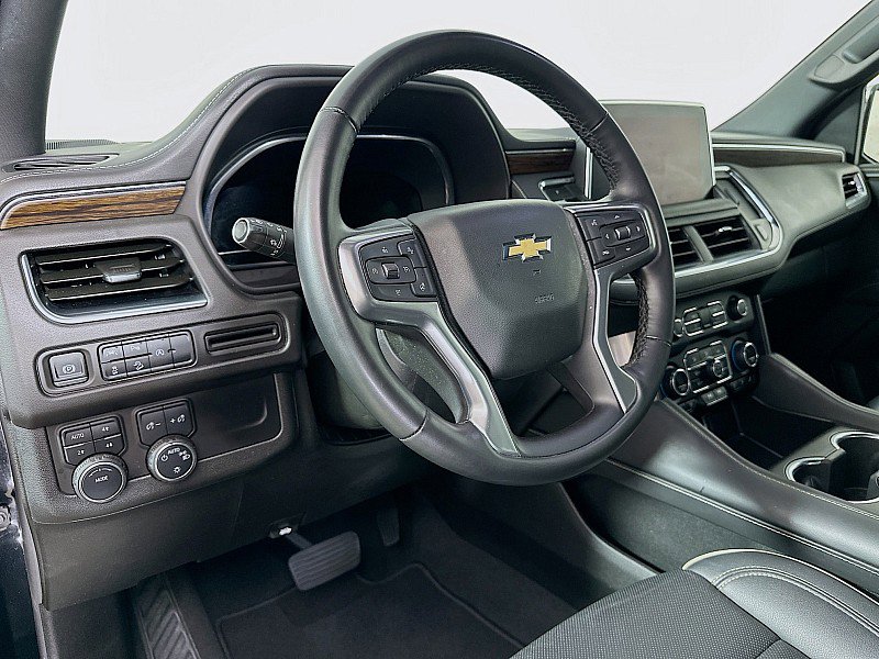 Used 2024 Chevrolet Suburban Premier AWD/4WD image 9