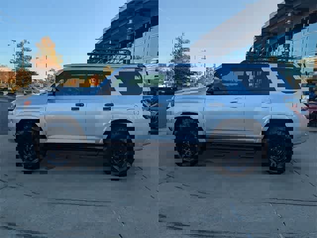 Used 2021 Toyota 4Runner Venture image 5