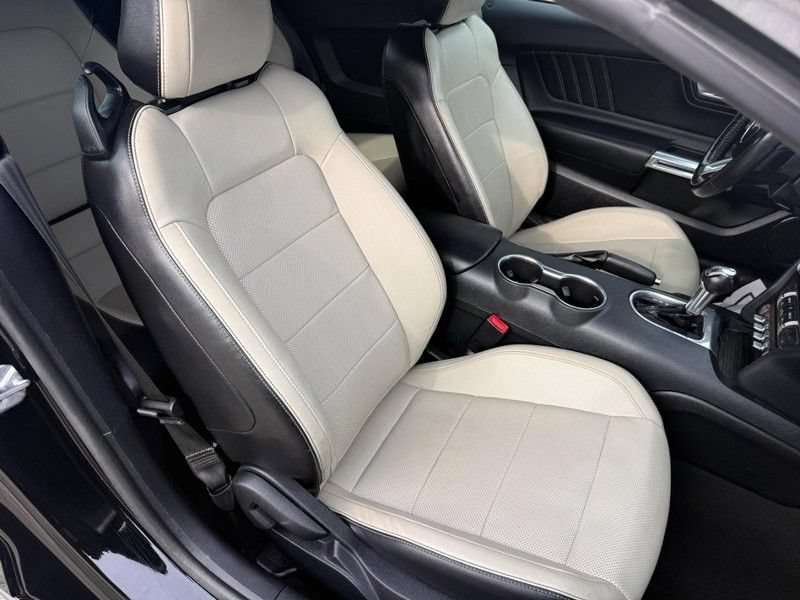 Used 2022 Ford Mustang Premium RWD image 11