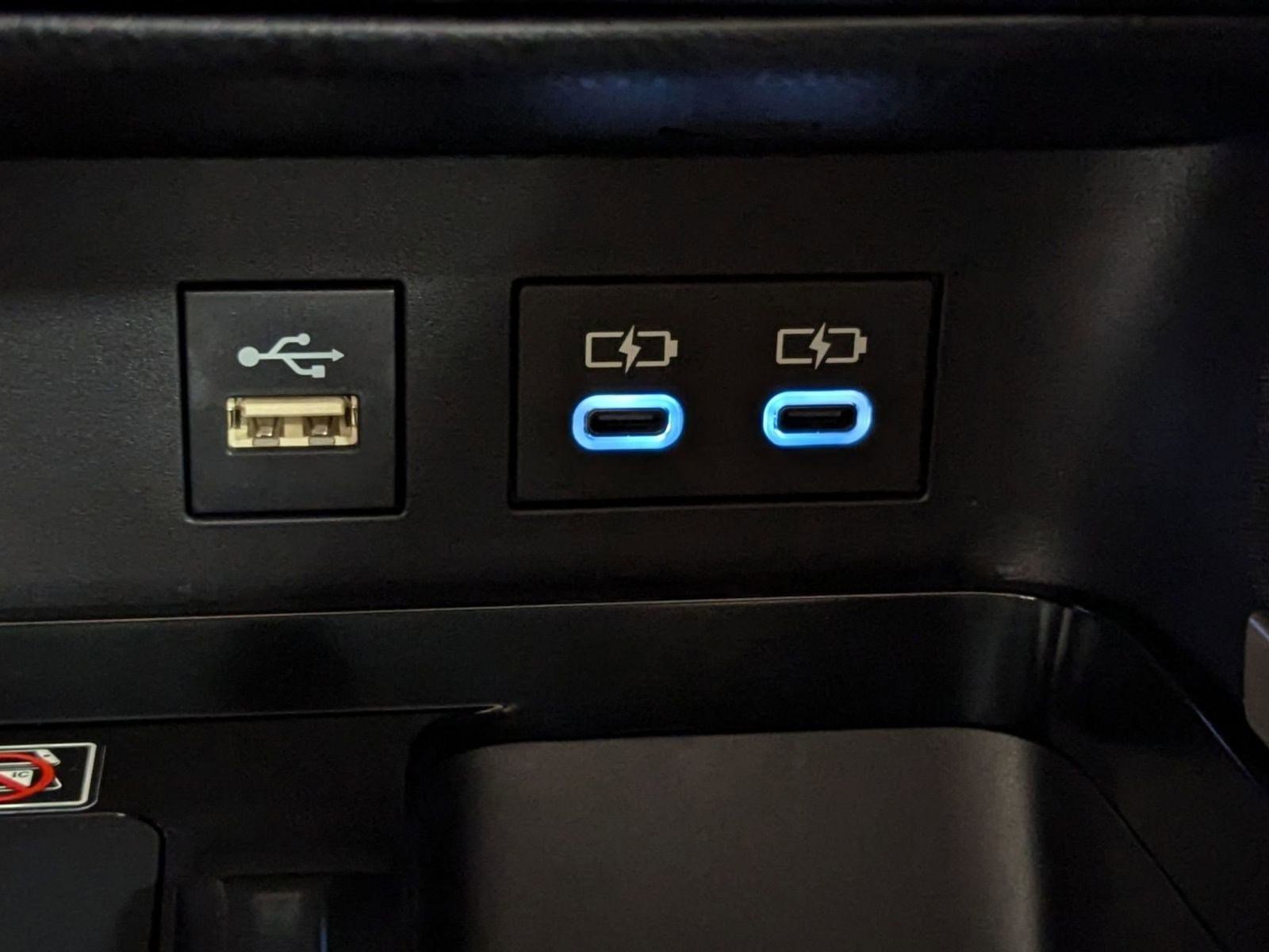 Used 2025 Toyota Camry LE w/ Convenience Package image 27