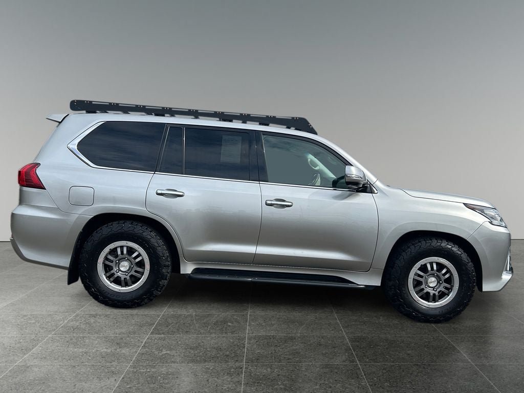 Used 2021 Lexus LX 570 4WD w/ Luxury Package image 10