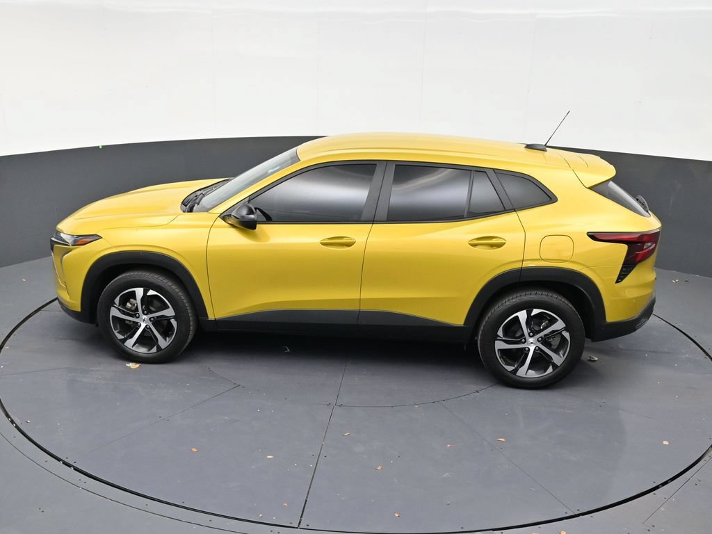 Used 2024 Chevrolet Trax RS FWD image 13
