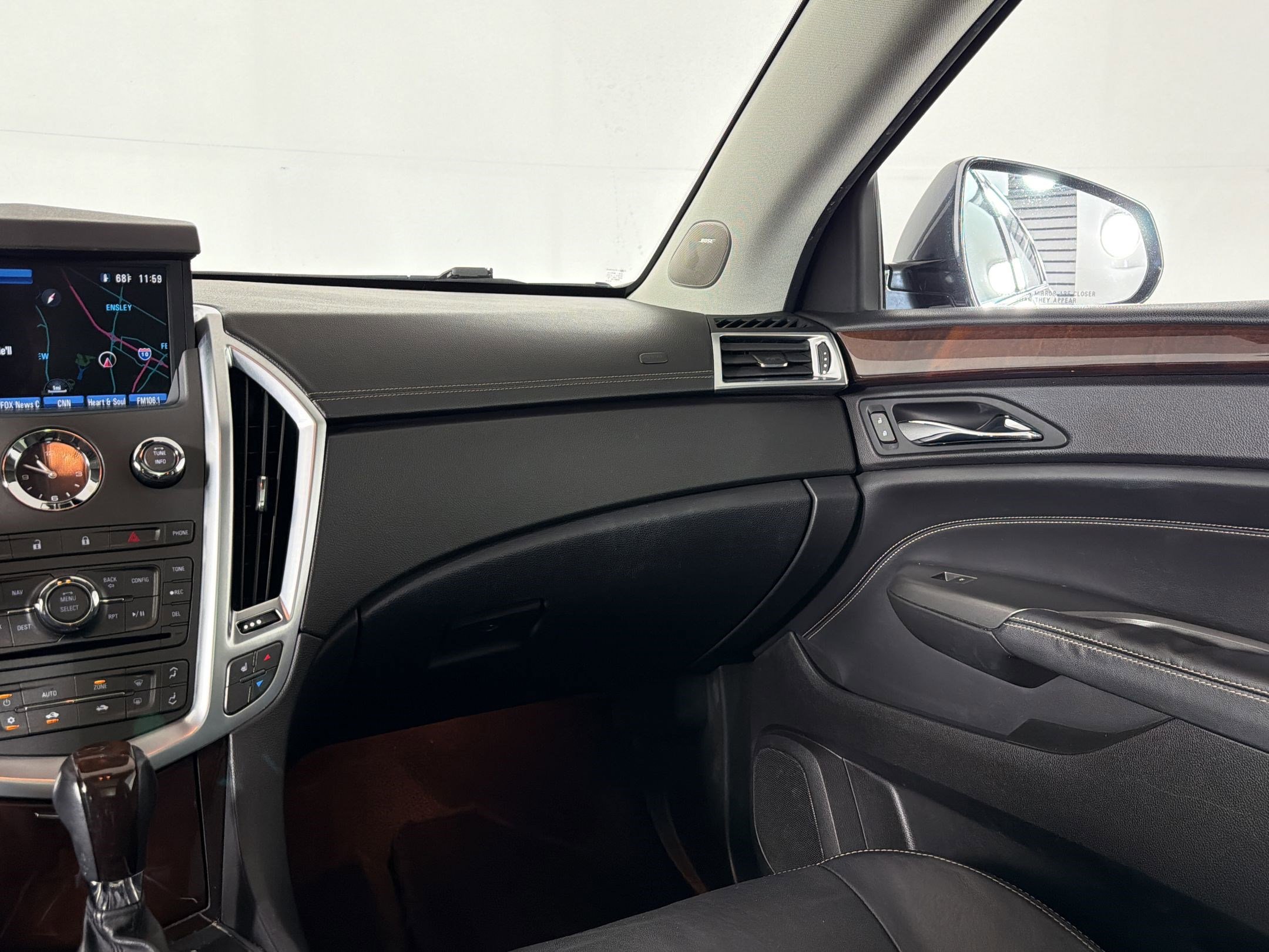 Used 2012 Cadillac SRX Luxury image 28