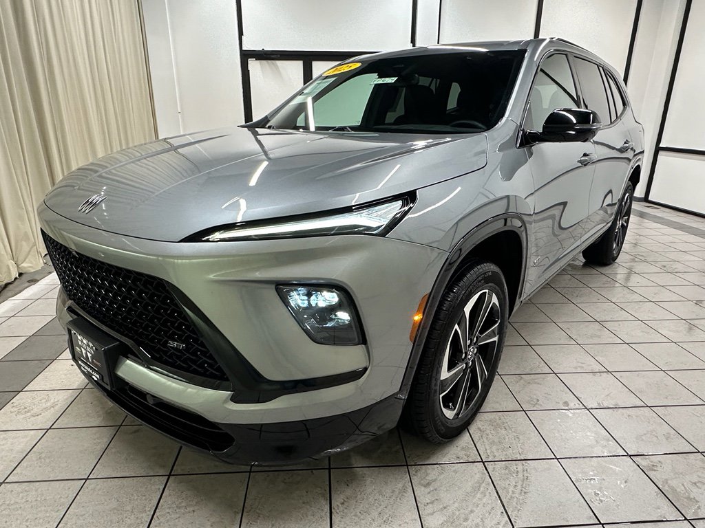 Used 2025 Buick Enclave Sport Touring image 10