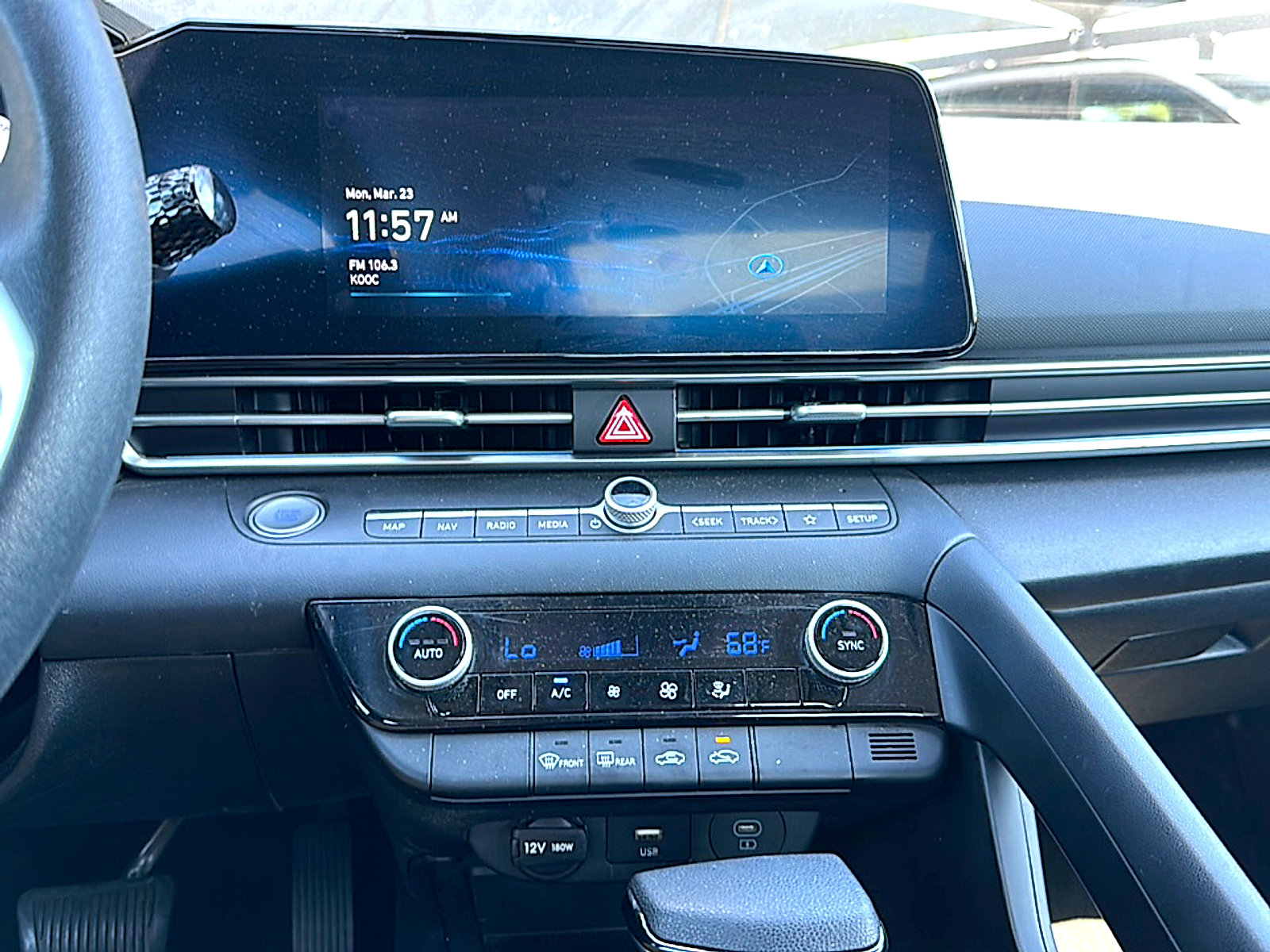 Used 2024 Hyundai Elantra SEL FWD image 31