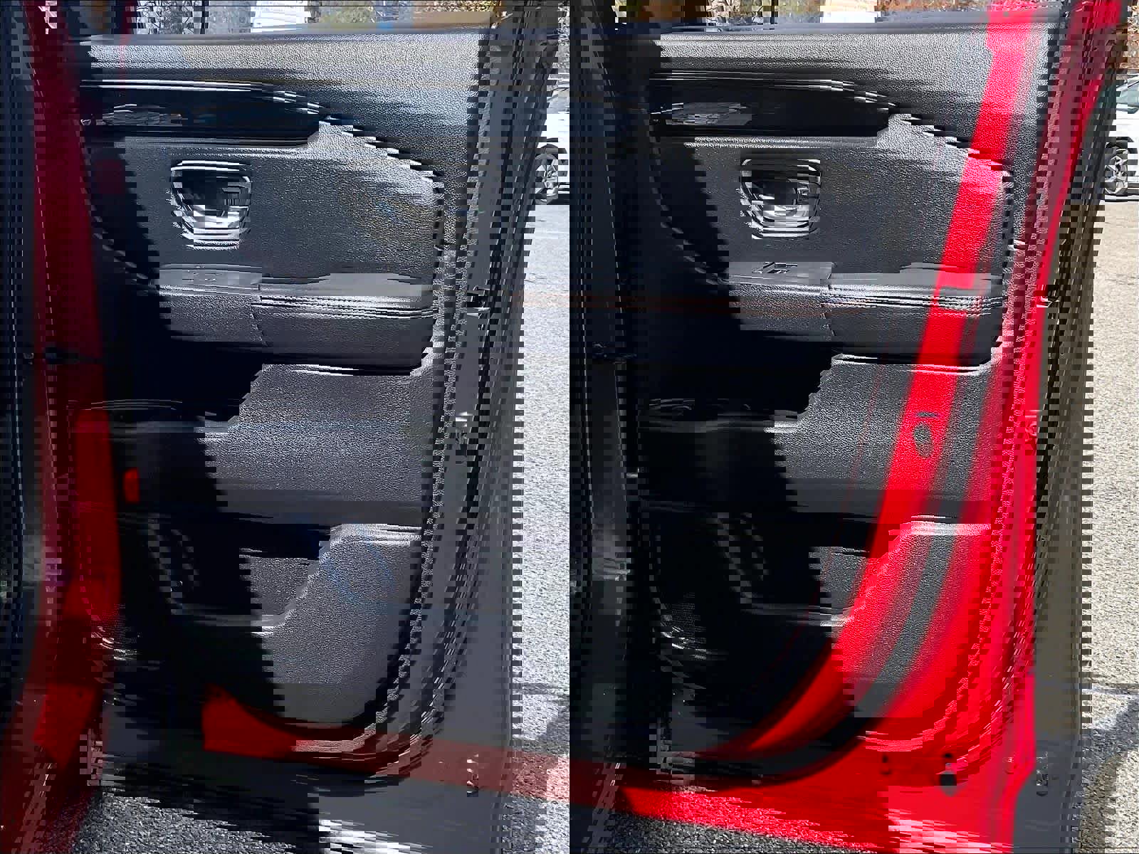 Used 2025 Honda Pilot TrailSport image 12