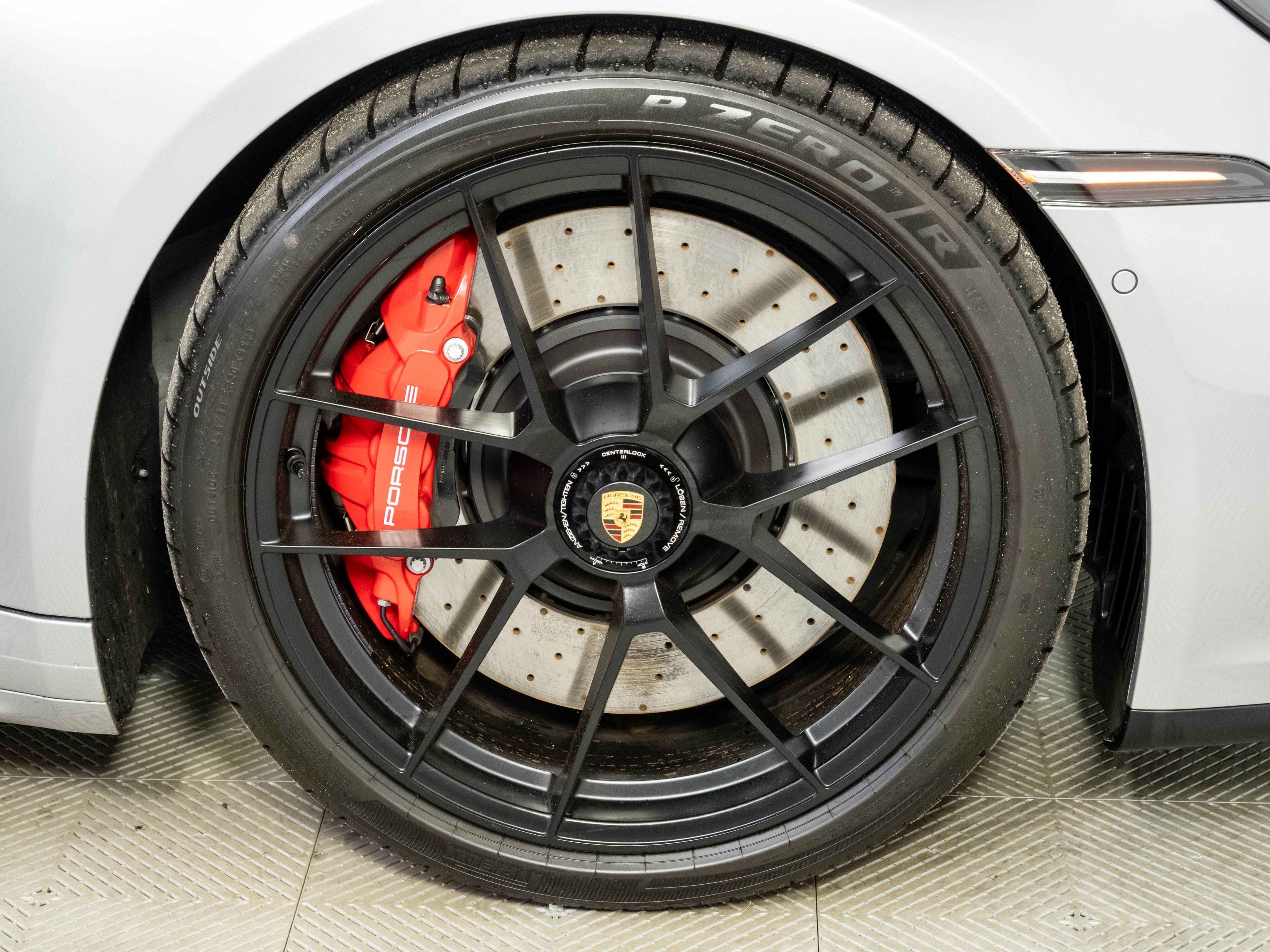 Certified 2025 Porsche 911 Carrera GTS RWD image 31