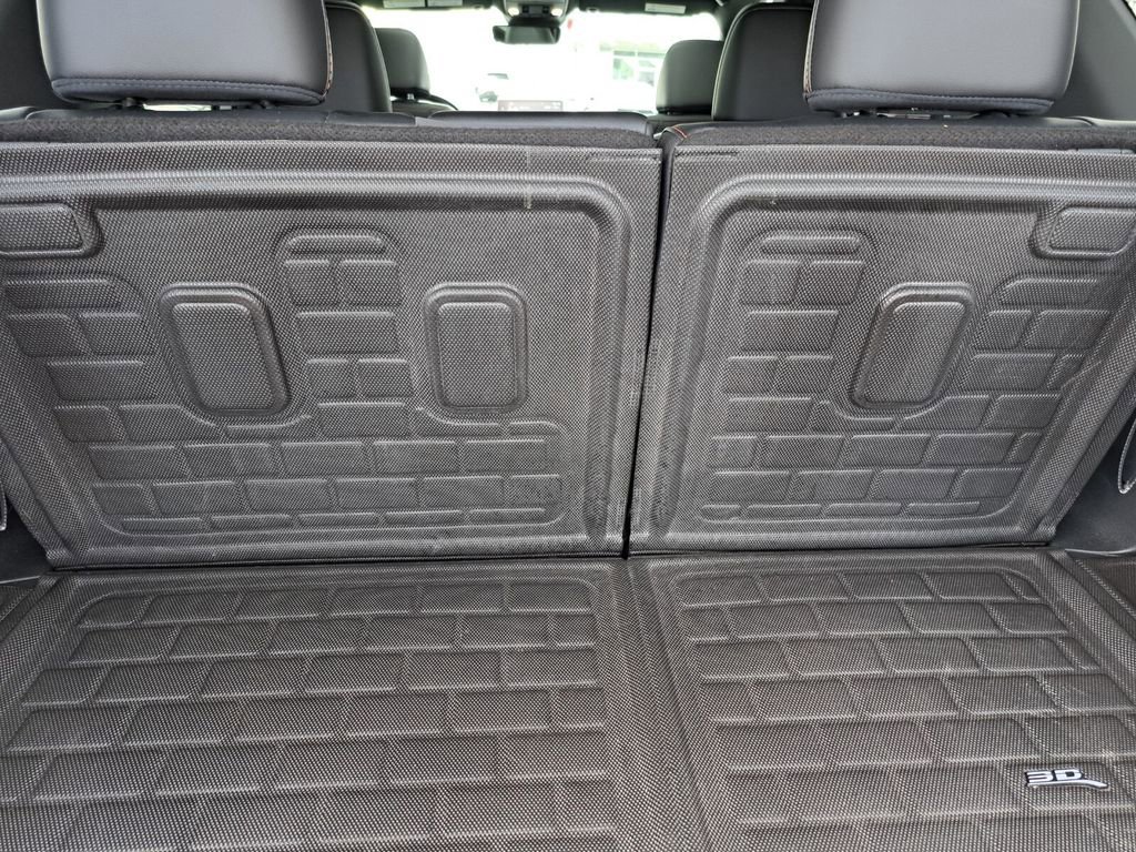 Used 2025 Honda Pilot TrailSport image 25