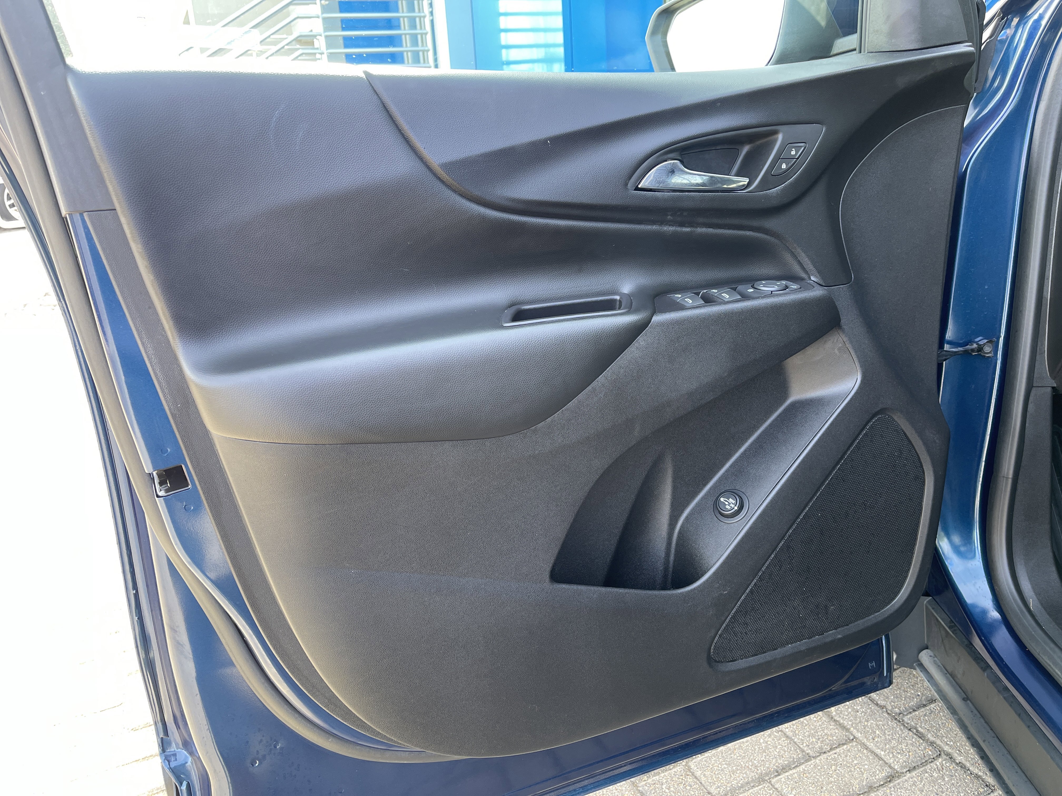 Used 2019 Chevrolet Equinox LT image 14