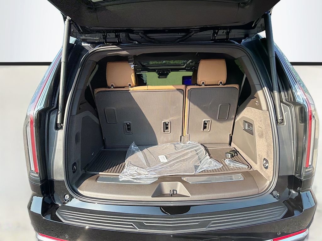 New 2026 Cadillac Escalade Luxury w/ Touring Package AWD/4WD image 29
