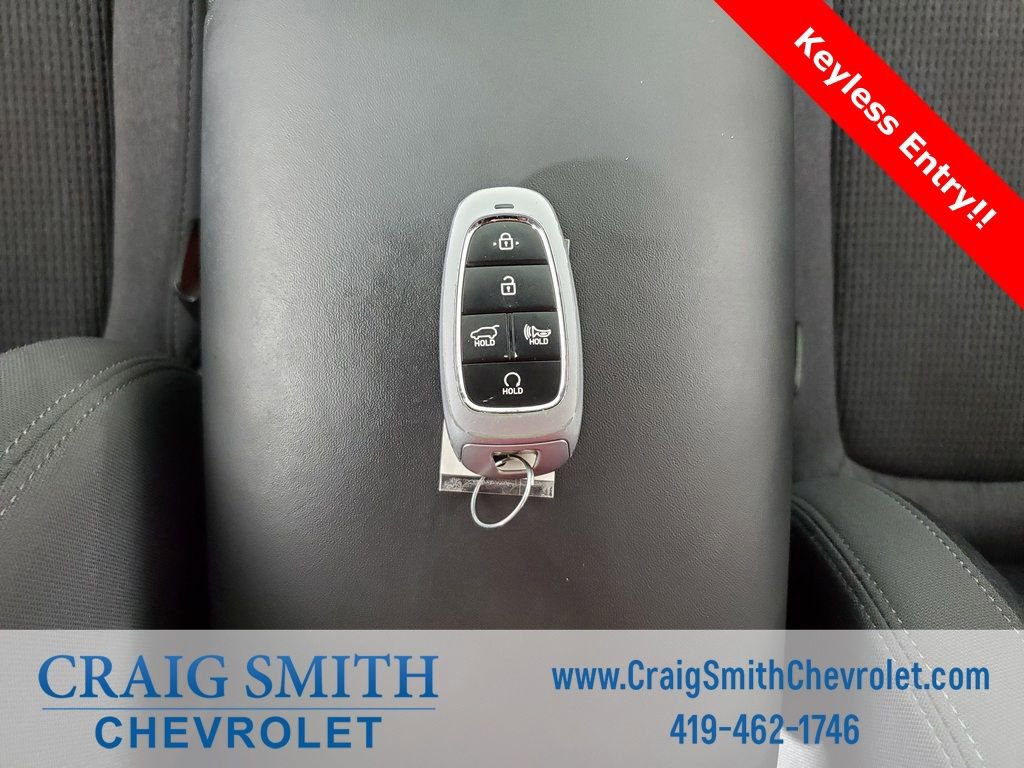 Used 2022 Hyundai Santa Fe SEL w/ Convenience Package image 8