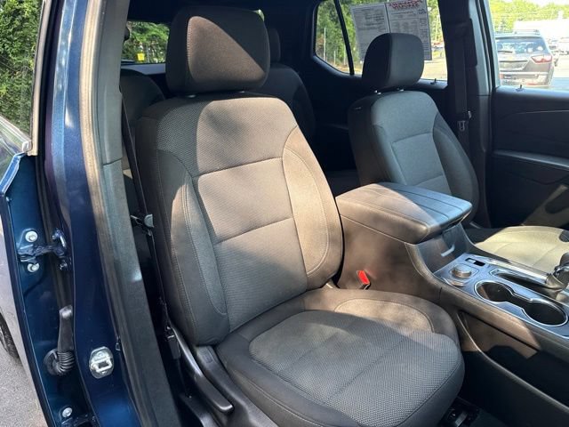 Used 2023 Chevrolet Traverse LT w/ Rear Camera Mirror Package AWD/4WD image 31